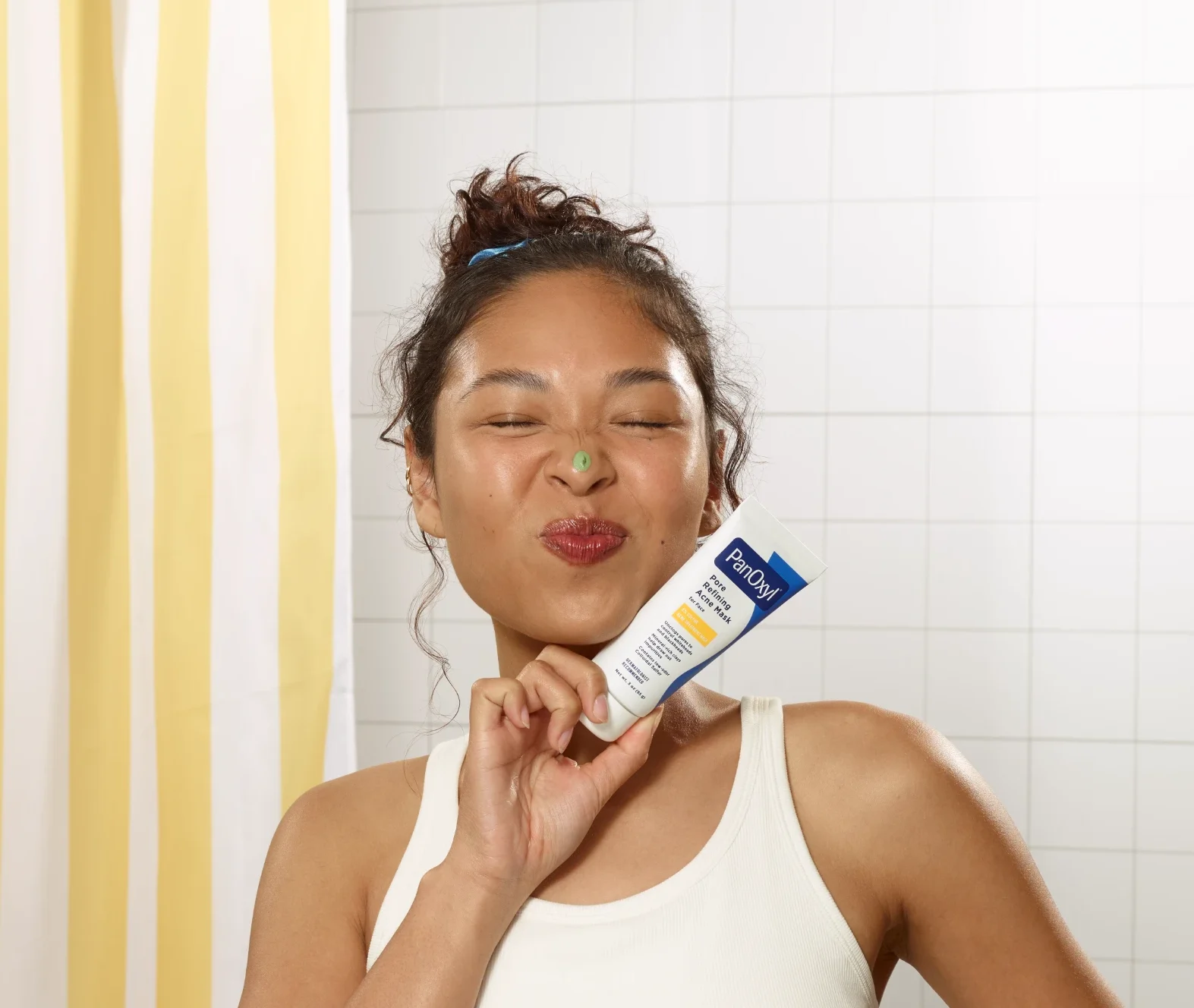 Clears and Refines Skin